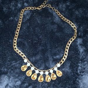 Plunder necklace with light green stones